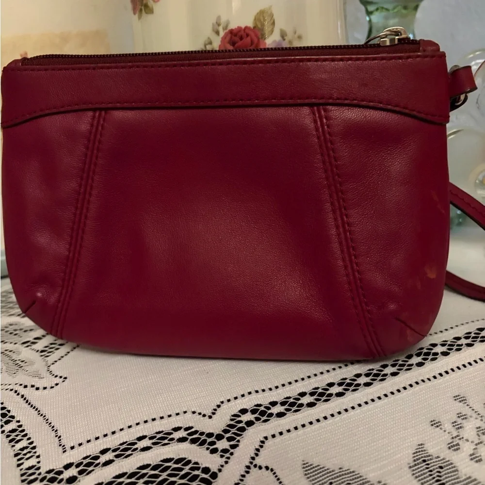 Y2K Coach Simone Pleated Leather Wristlet - Maroon Color